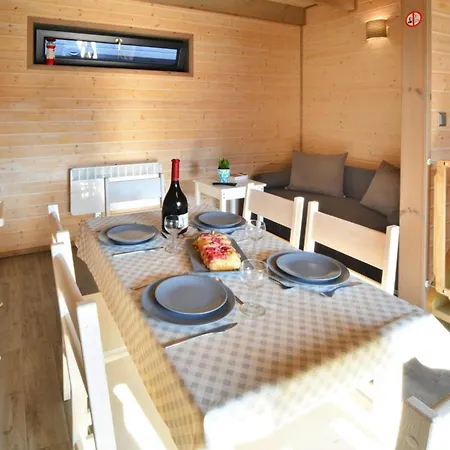 In Siano Ty Near The Beach, Cleaning Included *